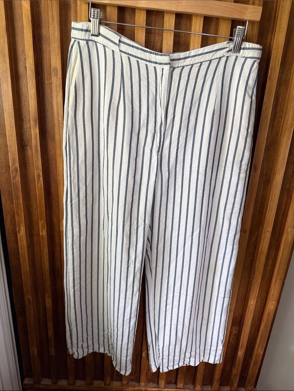 Topshop Wide Leg 100% Viscose Cropped Striped High Rise Pants. 8. ** read